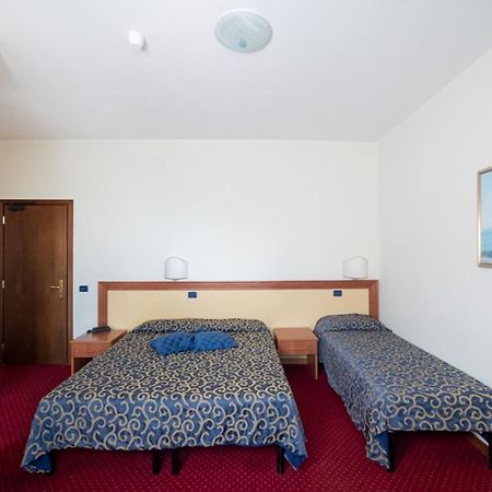 Hotel Italia&Lombardi Montefiascone Bagian luar foto