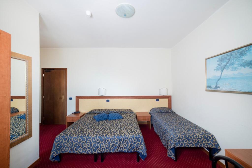 Hotel Italia&Lombardi Montefiascone Bagian luar foto