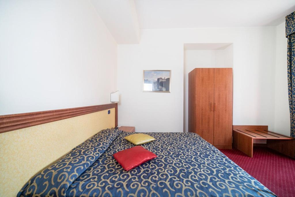 Hotel Italia&Lombardi Montefiascone Bagian luar foto