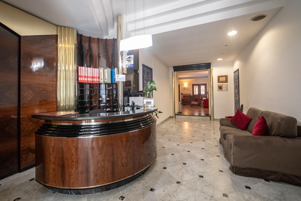 Hotel Italia&Lombardi Montefiascone Bagian luar foto