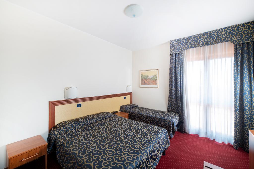 Hotel Italia&Lombardi Montefiascone Bagian luar foto