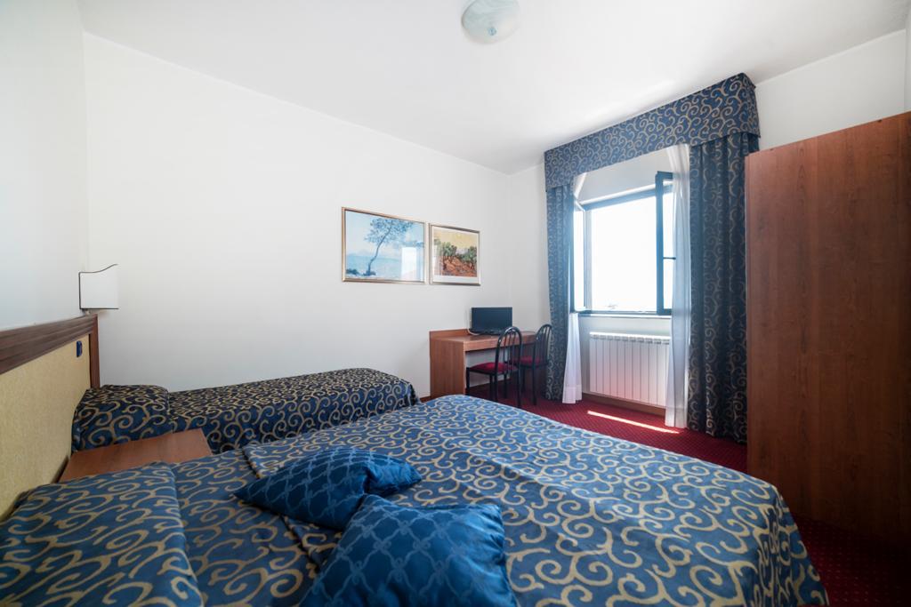 Hotel Italia&Lombardi Montefiascone Bagian luar foto
