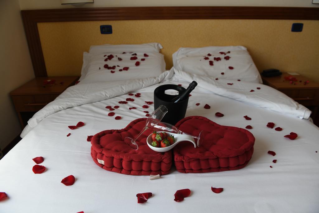 Hotel Italia&Lombardi Montefiascone Bagian luar foto