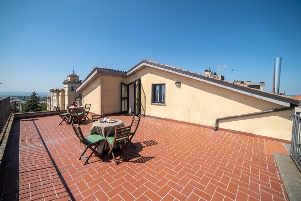 Hotel Italia&Lombardi Montefiascone Bagian luar foto