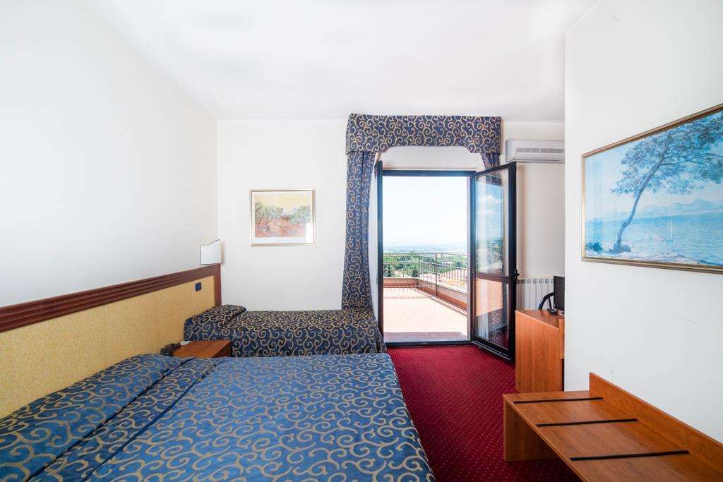 Hotel Italia&Lombardi Montefiascone Bagian luar foto