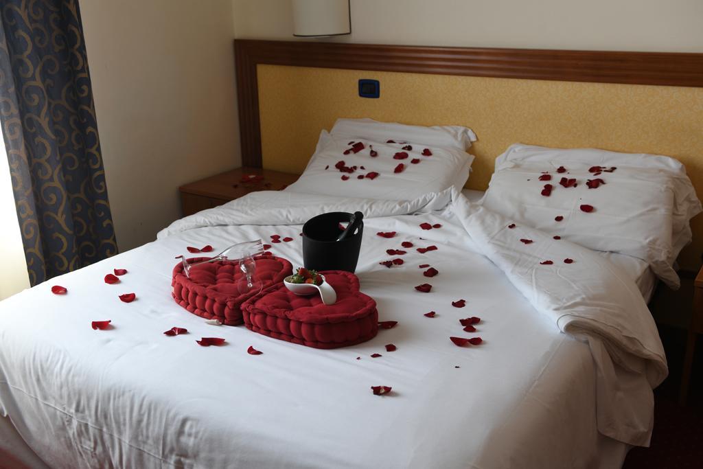 Hotel Italia&Lombardi Montefiascone Bagian luar foto